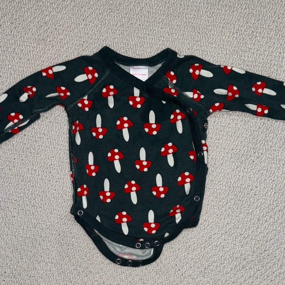 Hanna Andersson Red and Black Mushroom Bodysuit - Picture 4 of 4